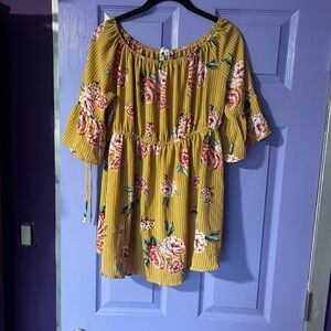 Tutta Bella large maternity shirt mustard yellow floral print